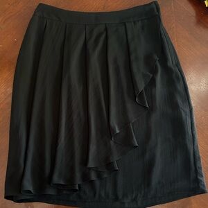 Women’s H&M black ruffle skirt